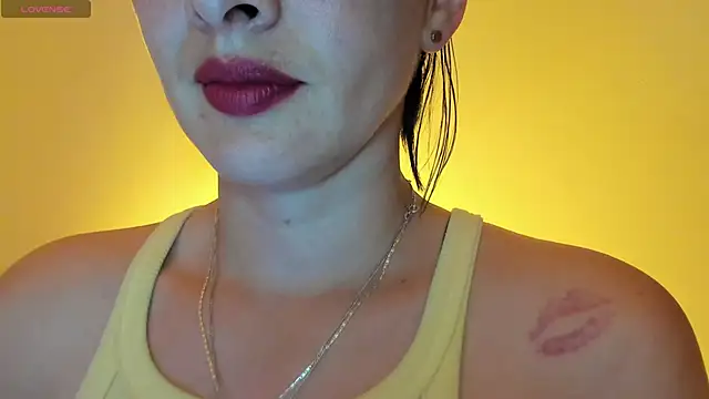 Snapshot of queen_fetish chatting on November 19, 2025, 10:54 pm queen fetish online show from November 19, 2025, 10:54 pm