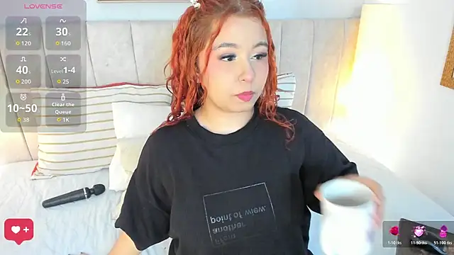 Snapshot of Atenea_cuteee chatting on March 18, 2026, 2:15 am Atenea cuteee online show from March 18, 2026, 2:15 am