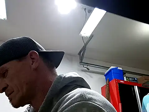 Snapshot of ironwood420 chatting on February 19, 2025, 9:28 am ironwood420 online show from February 19, 2025, 9:28 am