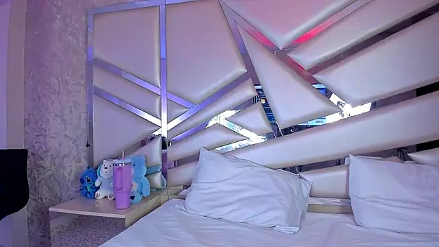 Snapshot of Miia002 chatting on December 3, 2025, 3:07 am Miia002 online show from December 3, 2025, 3:07 am