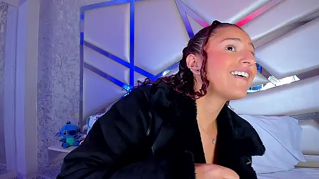 Snapshot of Miia002 chatting on November 3, 2025, 3:23 am Miia002 online show from November 3, 2025, 3:23 am