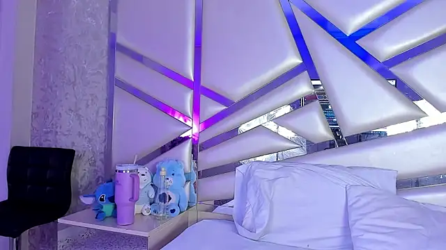 Snapshot of Miia002 chatting on October 7, 2025, 3:07 am Miia002 online show from October 7, 2025, 3:07 am