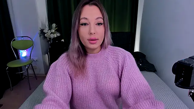 Snapshot of DanikaMorri chatting on October 21, 2025, 6:35 am DanikaMorri online show from October 21, 2025, 6:35 am