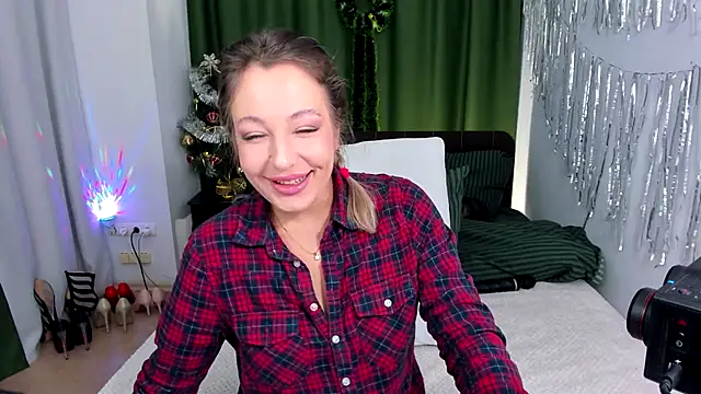 Snapshot of DanikaMorri chatting on December 14, 2025, 7:36 am DanikaMorri online show from December 14, 2025, 7:36 am