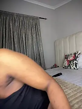 Bustygoddess32 online show from May 1, 2026, 7:41 pm