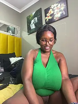 Bustygoddess32 online show from February 19, 2025, 6:44 am