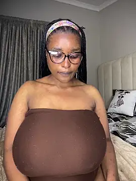 Bustygoddess32 online show from April 20, 2026, 10:00 pm