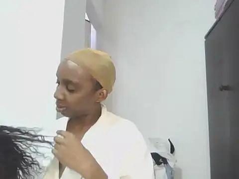 Sexxybella27 online show from November 5, 2025, 8:12 pm