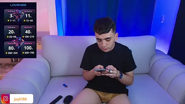 Snapshot of Jey_keler1 chatting on October 23, 2025, 2:43 am Jey keler1 online show from October 23, 2025, 2:43 am