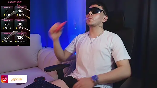 Snapshot of Jey_keler1 chatting on December 4, 2025, 7:46 pm Jey keler1 online show from December 4, 2025, 7:46 pm