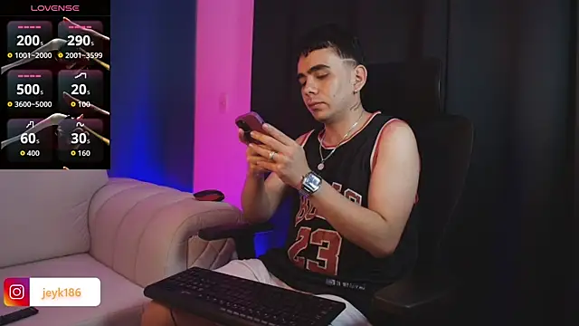 Snapshot of Jey_keler1 chatting on November 30, 2025, 1:56 pm Jey keler1 online show from November 30, 2025, 1:56 pm