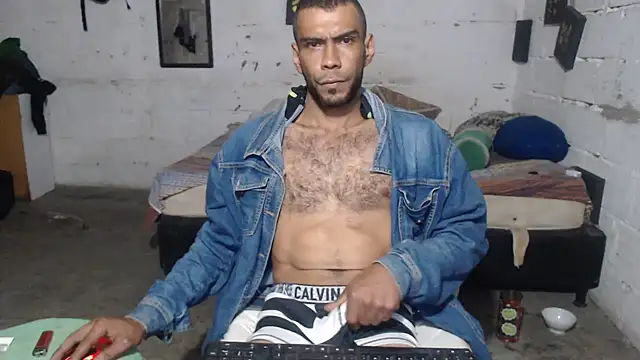 Snapshot of erik_alexander chatting on November 18, 2025, 4:16 am erik alexander online show from November 18, 2025, 4:16 am