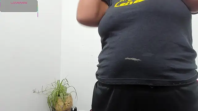 Snapshot of hazel_34 chatting on March 20, 2026, 8:04 am hazel 34 online show from March 20, 2026, 8:04 am