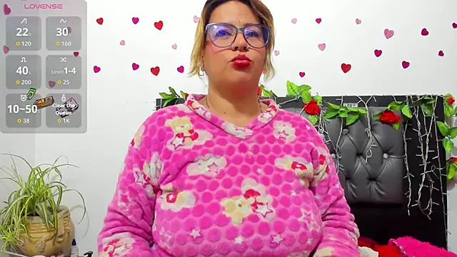 hazel 34 online show from November 17, 2025, 8:29 am