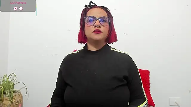 Snapshot of hazel_34 chatting on March 14, 2026, 9:37 am hazel 34 online show from March 14, 2026, 9:37 am