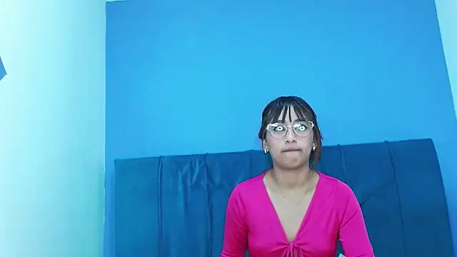 angelicatorrecm101 online show from December 10, 2024, 1:54 am