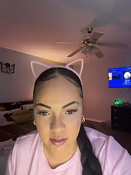 Snapshot of DestineeJayde chatting on April 19, 2026, 3:18 am DestineeJayde online show from April 19, 2026, 3:18 am