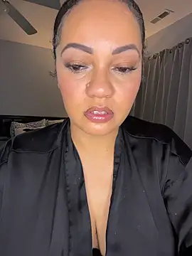 Snapshot of DestineeJayde chatting on October 19, 2025, 5:54 am DestineeJayde online show from October 19, 2025, 5:54 am