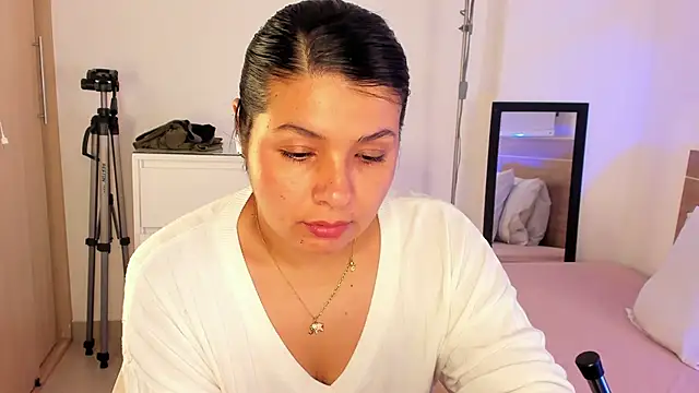 Snapshot of miaa_daniels chatting on June 8, 2026, 2:23 am miaa daniels online show from June 8, 2026, 2:23 am