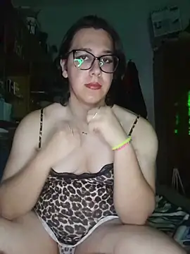 Snapshot of Daisy_150 chatting on October 18, 2025, 9:06 pm Daisy 150 online show from October 18, 2025, 9:06 pm
