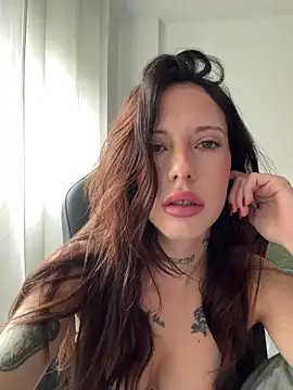 Snapshot of BellaGiaxx chatting on November 17, 2025, 10:08 am BellaGiaxx online show from November 17, 2025, 10:08 am