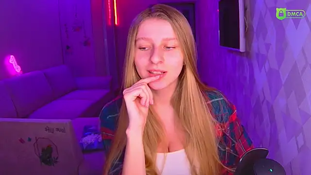 AmaliaQueen online show from December 9, 2024, 2:06 pm