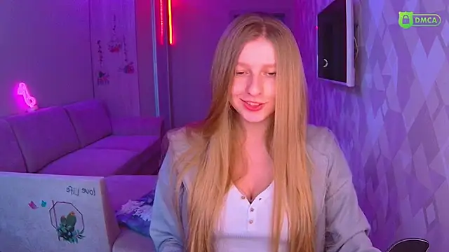 AmaliaQueen online show from December 13, 2024, 1:01 pm