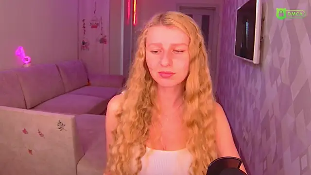 AmaliaQueen online show from October 26, 2025, 1:22 pm