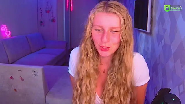 AmaliaQueen online show from September 20, 2025, 2:11 pm