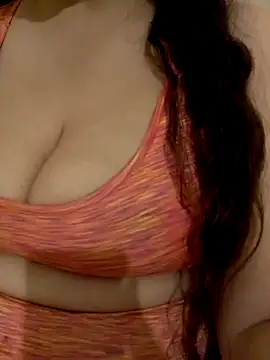 Snapshot of Zanoba-16 chatting on November 4, 2025, 6:11 pm Zanoba-16 online show from November 4, 2025, 6:11 pm