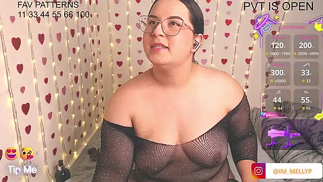 Mellyparker  online show from June 26, 2026, 3:40 pm