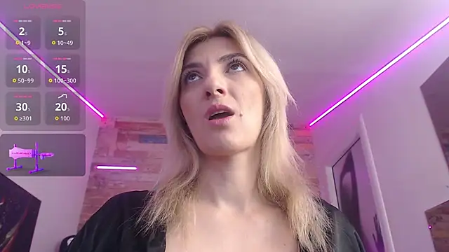 Snapshot of RileyLanna chatting on October 15, 2025, 3:49 am RileyLanna online show from October 15, 2025, 3:49 am