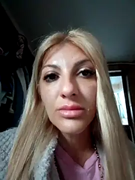 RileyLanna online show from June 18, 2026, 3:38 am