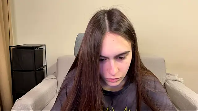 Snapshot of AliceKolltt chatting on April 12, 2026, 8:34 pm AliceKolltt online show from April 12, 2026, 8:34 pm