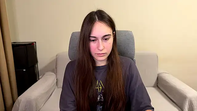 Snapshot of AliceKolltt chatting on March 17, 2026, 9:18 pm AliceKolltt online show from March 17, 2026, 9:18 pm