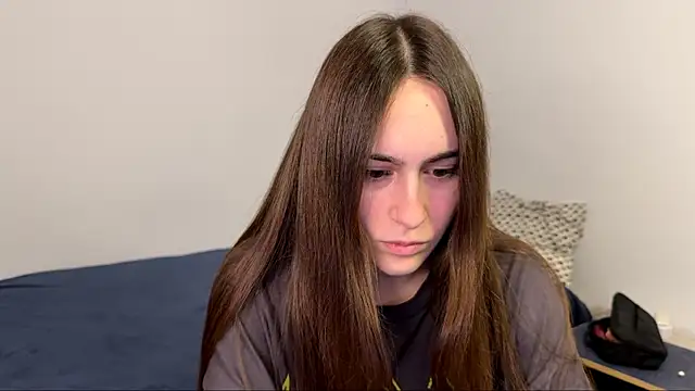 Snapshot of AliceKolltt chatting on April 20, 2026, 8:32 pm AliceKolltt online show from April 20, 2026, 8:32 pm