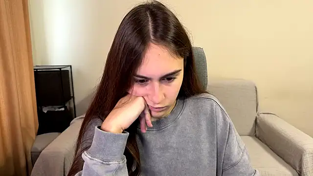 AliceKolltt online show from October 24, 2025, 9:41 am