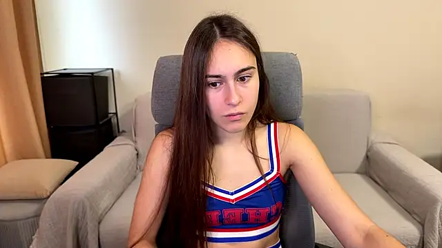 AliceKolltt online show from November 12, 2025, 9:57 am