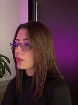 EmaSaenz online show from March 2, 2025, 11:28 pm