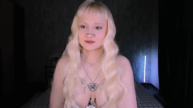 Snapshot of MariaMango chatting on November 10, 2025, 9:53 pm MariaMango online show from November 10, 2025, 9:53 pm