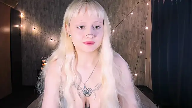 Snapshot of MariaMango chatting on December 5, 2025, 12:10 am MariaMango online show from December 5, 2025, 12:10 am