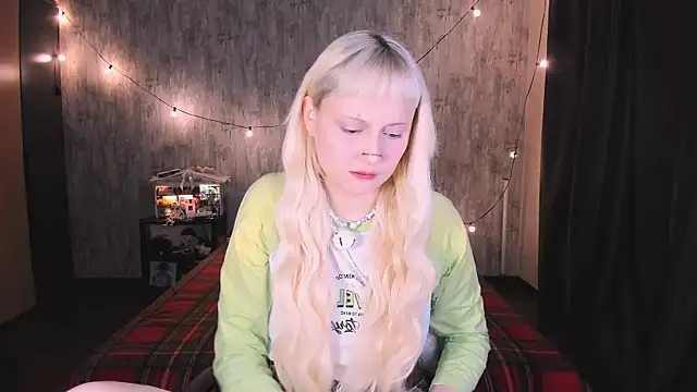 Snapshot of MariaMango chatting on November 25, 2025, 12:22 am MariaMango online show from November 25, 2025, 12:22 am