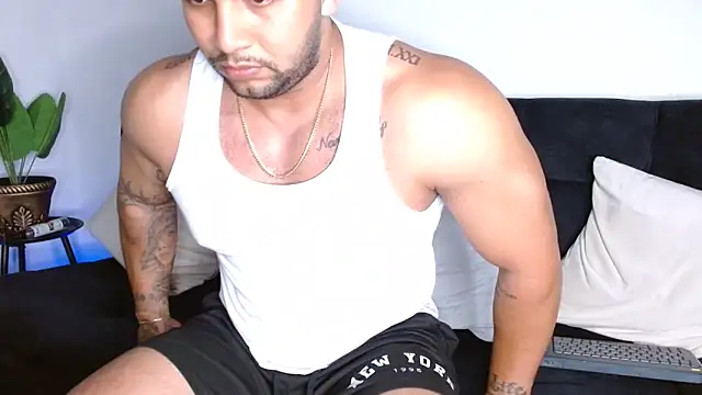 Snapshot of frank_myles chatting on November 25, 2025, 2:01 am frank myles online show from November 25, 2025, 2:01 am