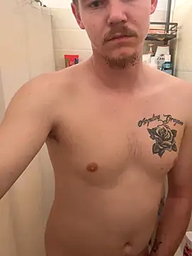 Snapshot of daddya65 chatting on December 16, 2025, 5:33 am daddya65 online show from December 16, 2025, 5:33 am