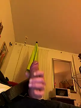 Frank22xx online show from October 17, 2025, 5:48 pm