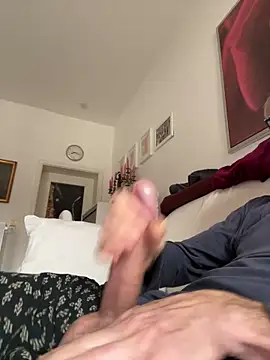 Frank22xx online show from October 27, 2025, 7:20 am