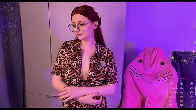 Snapshot of RozieRose chatting on September 10, 2025, 3:38 am RozieRose online show from September 10, 2025, 3:38 am