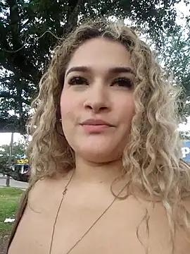 Sara smiiith211 online show from January 9, 2026, 6:59 pm