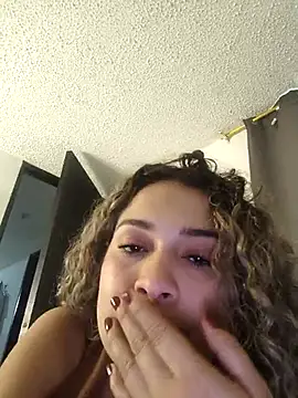 Snapshot of Sara_smiiith211 chatting on April 18, 2026, 8:09 pm Sara smiiith211 online show from April 18, 2026, 8:09 pm