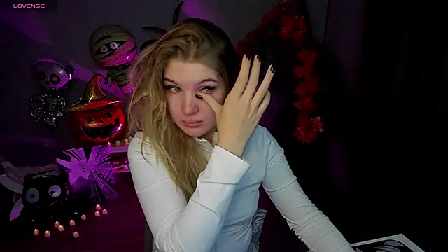 Snapshot of lily_williamss chatting on October 13, 2025, 1:29 am lily williamss online show from October 13, 2025, 1:29 am